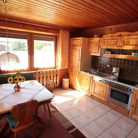 Haushell * Strass im Zillertal